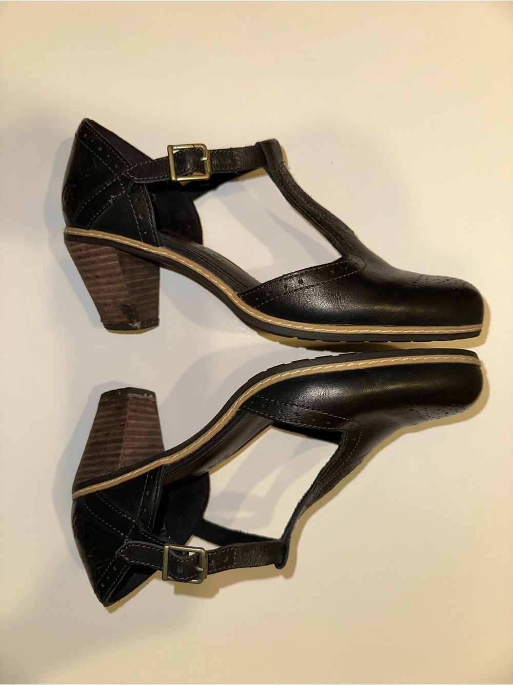 Timberland Black T-Strap Leather Block Heel Pumps
